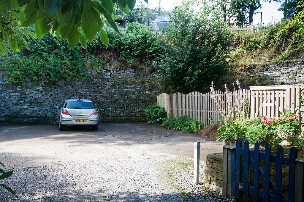 Pinfold Guest House Brighouse