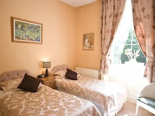 Pinfold Guest House Brighouse 4*,  Storbritannien